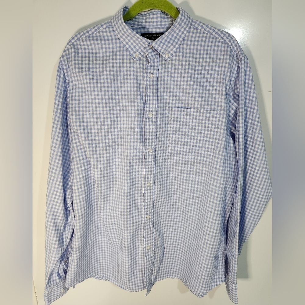 Banana Republic Men's Blue Checkered Shirt, Size XL
